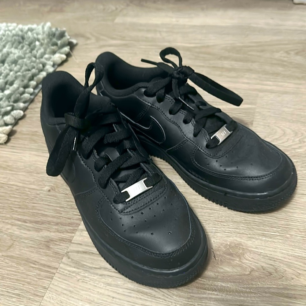 Black Nike Air Force 1.
